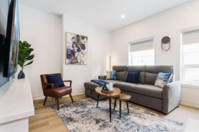 Spacious 3BR Suite for 10 w Patio Heart of Toronto